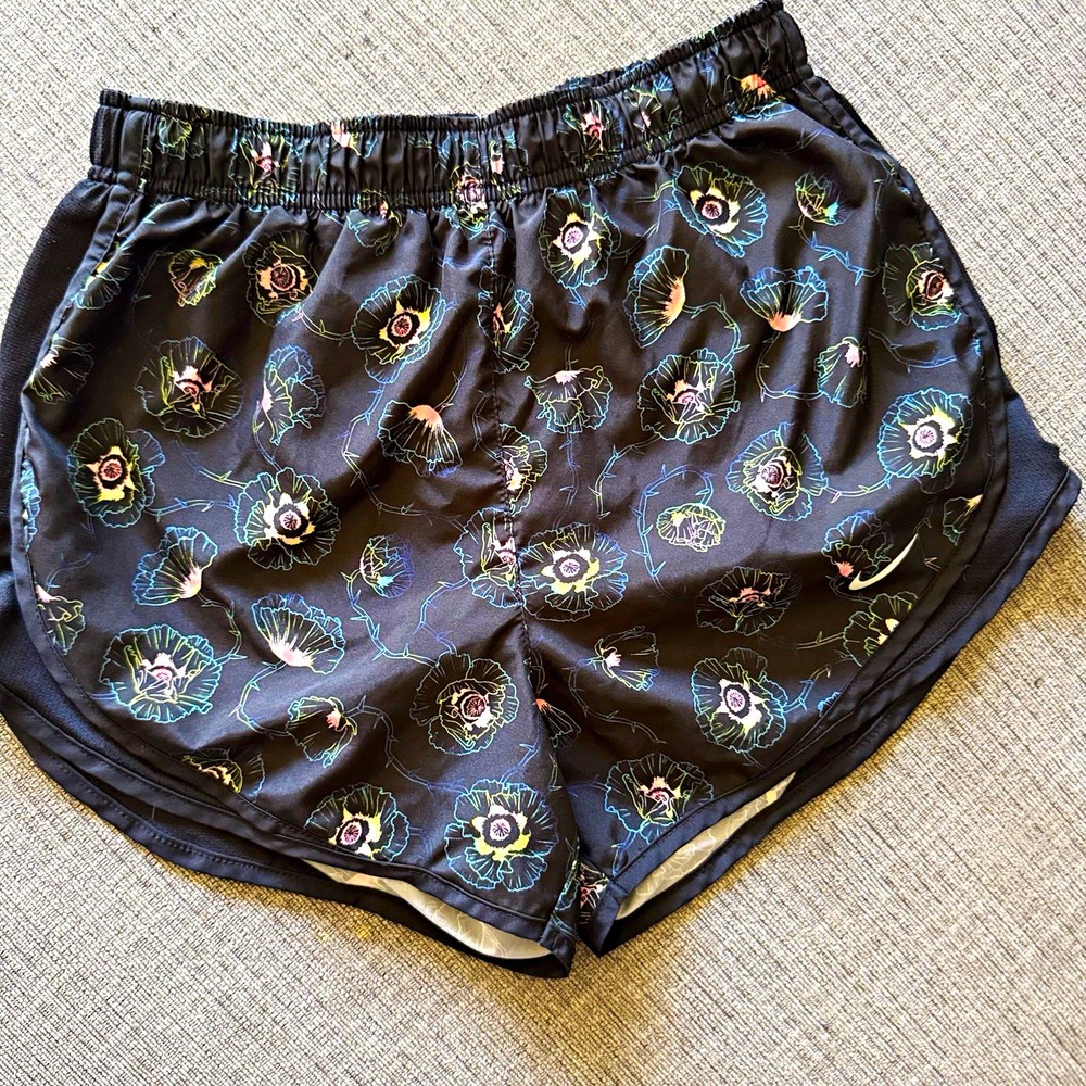 Nike Dri-FIT Women's Black Floral Lined Running & Jogging Shorts Size S